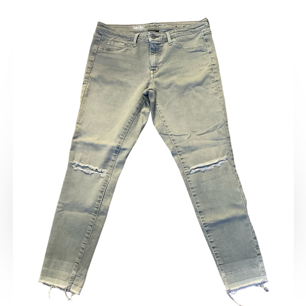 8/29 mid rise pale green stretchy jeggings. Frayed at knees and ankles. Mossimo